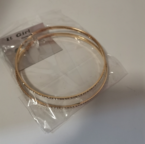 NWT RHINESTONE BIG HOOP EARRINGS - Picture 3 of 3